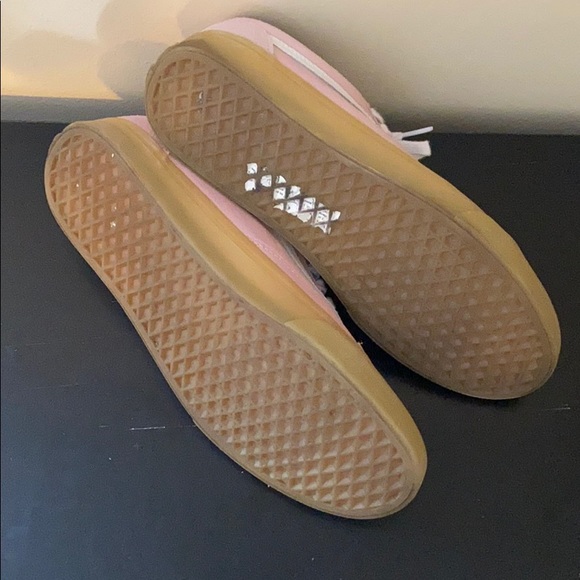 Vans - Picture 9 of 11